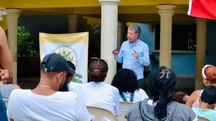 Decenas de jóvenes participan en campamento formativo sobre la Constitución 