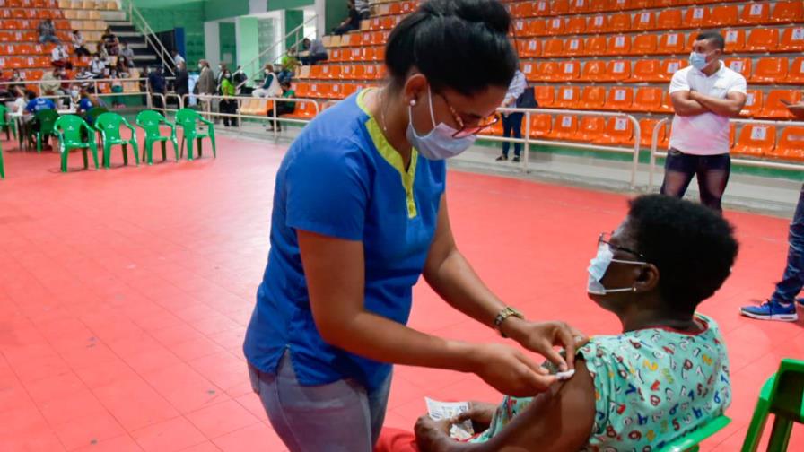 Centro de vacunación en el Centro Olímpico cuenta con más de dos mil vacunas