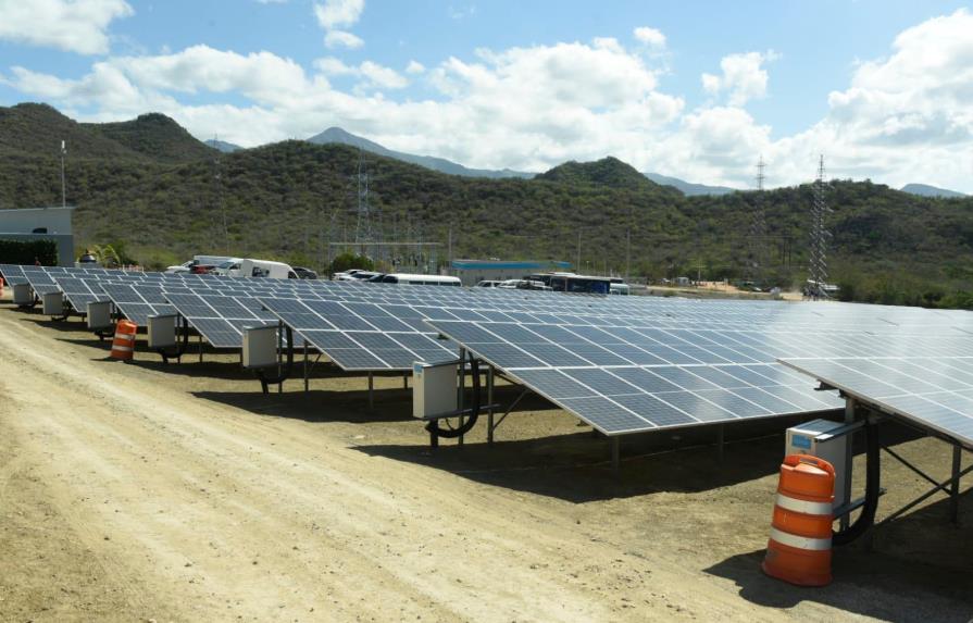 AES Dominicana afirma paneles solares en Baní aportarán 50 megavatios al sistema eléctrico 