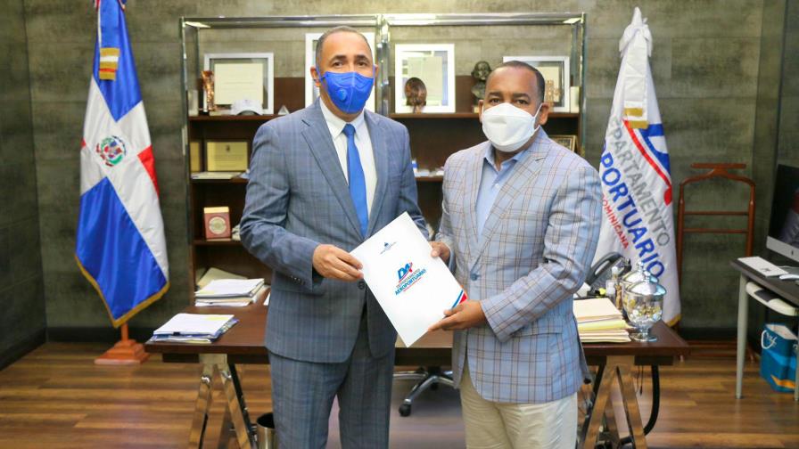 Autoridades dotarán de frecuencias a aeropuertos domésticos y helipuertos del país Autoridades dotarán de frecuencias a aeropuertos domésticos y helipuertos del país