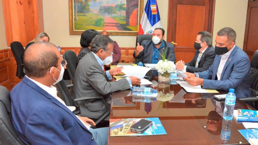 Senadores declararán y aprobarán de urgencia proyecto de Ley Especial Transitoria 