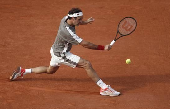 Roger Federer pierde ante Andújar en su regreso a la tierra batida