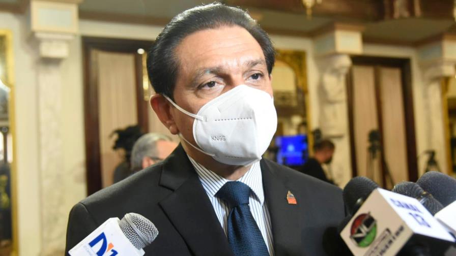 Gobierno contempla vacunar con Pfizer a población de 12 a 17 años Gobierno contempla vacunar con Pfizer a población de 12 a 17 años