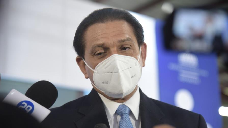 Ministro de Salud pide pruebas a médico que denunció venta de plazas en hospital Cabral y Báez 