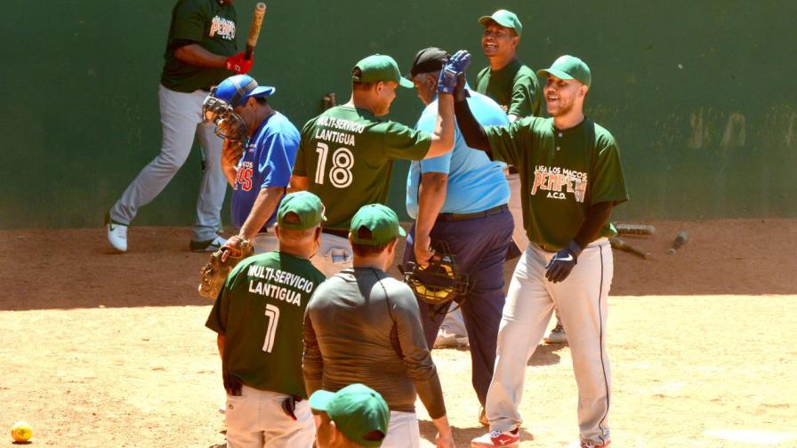 Sapos, Pempén y Ranas dividen en la liga de softbol de la ACD Sapos, Pempén y Ranas dividen en la liga de softbol de la ACD