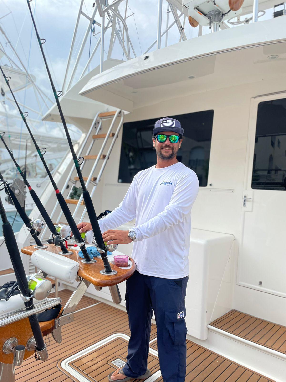 Ángel Muntaner (hijo) encabeza individual en la jornada del sábado 22 de mayo, en la captura al Marlins Blanco, en el torneo que se desarrolla en su versión 2021, en Cabeza de Toro. (Cortesía de Revista Abordo)