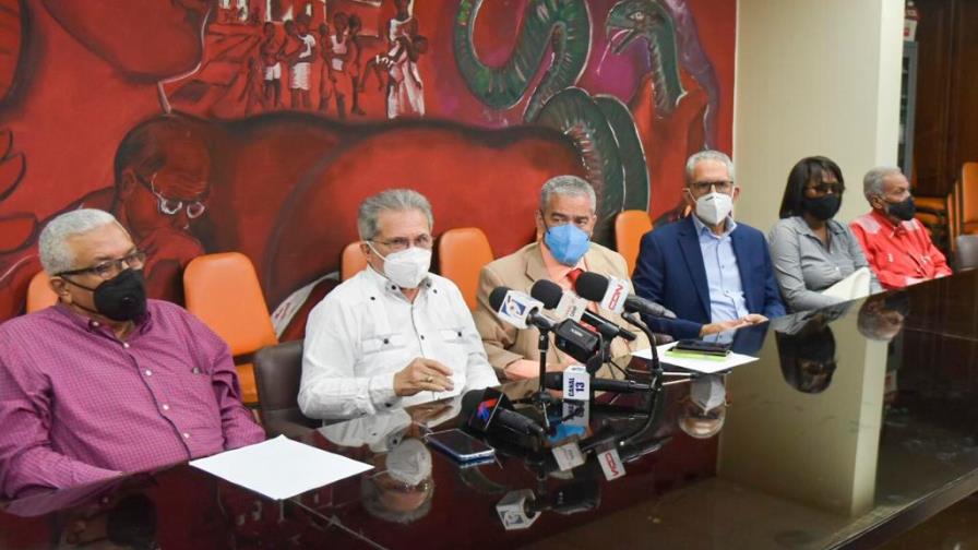 Colegio Médico amenaza con continuar protestas por todo el año Colegio Médico amenaza con continuar protestas por todo el año