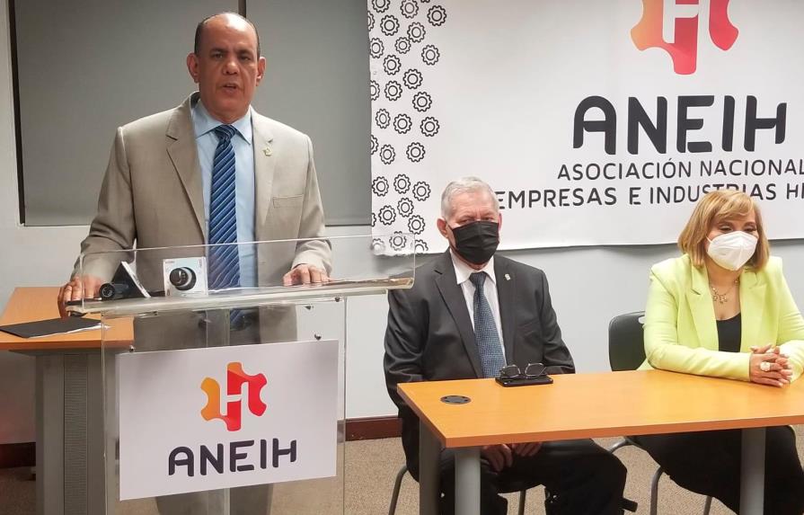 Industriales de Herrera exigen clasificación de empresas antes de realizar aumento salarial 