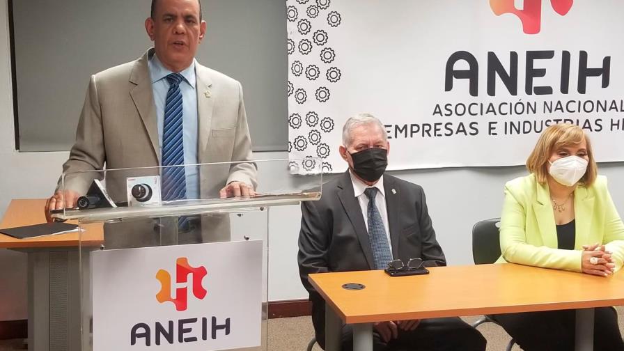 Industriales de Herrera exigen clasificación de empresas antes de realizar aumento salarial 