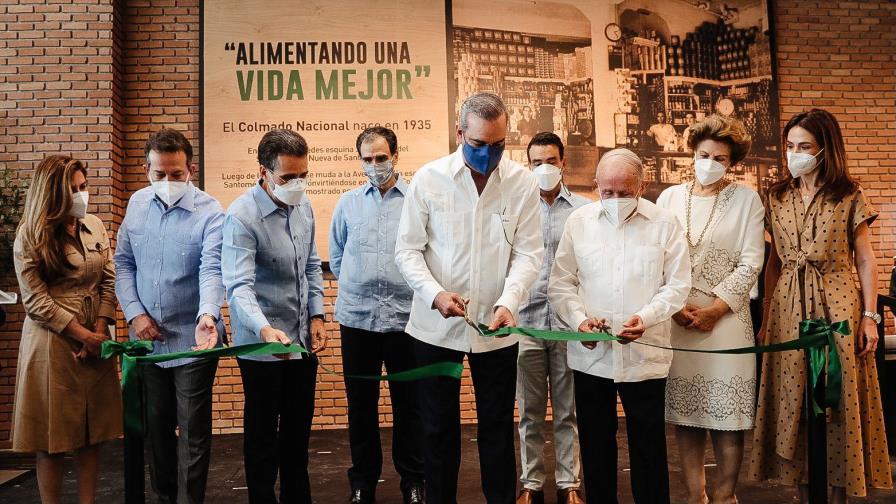 Supermercados Nacional inaugura sucursal Metro Plaza