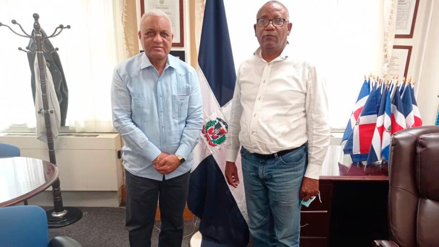 Director Deportes Puerto Plata visita cónsul dominicano en Boston