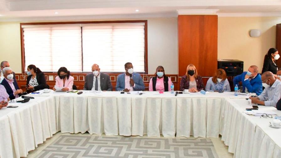 Gremios cuestionan peligren garantías de atención ARS por presiones y paralizaciones