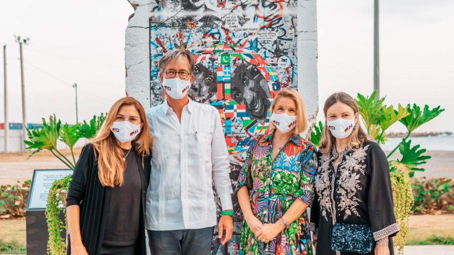 Alemania dona a República Dominicana fragmento del Muro de Berlín Alemania dona a República Dominicana fragmento del Muro de Berlín