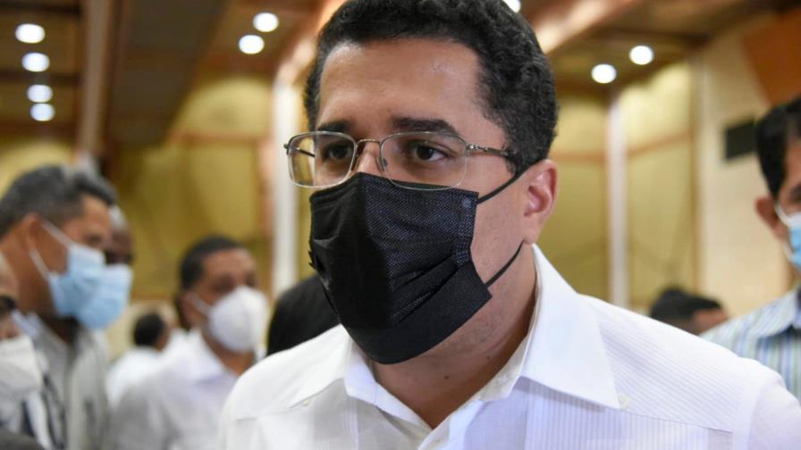 Vacunarán menores 18 años, hay casi 4 millones de inoculados
Vacunarán menores 18 años, hay casi 4 MM inoculados Vacunarán menores 18 años, hay casi 4 millones de inoculados
Vacunarán menores 18 años, hay casi 4 MM inoculados