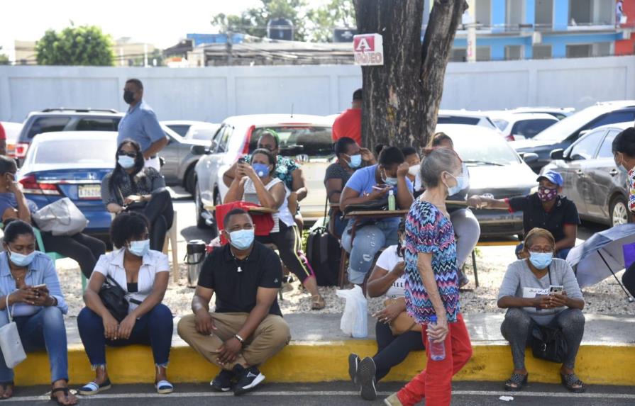 Casos de COVID-19 se mantienen en ascenso rampante en el Gran Santo Domingo