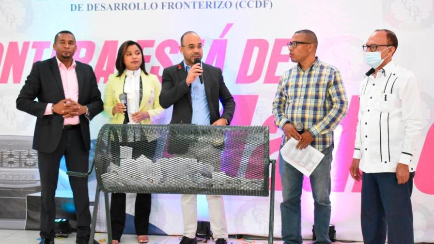 Entregan más de 200 regalos a las madres de la frontera Entregan más de 200 regalos a las madres de la frontera