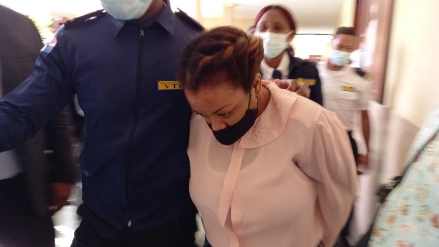 Garantía de RD$1 millón e impedimento de salida contra implicada en estafa Familia Rosario
