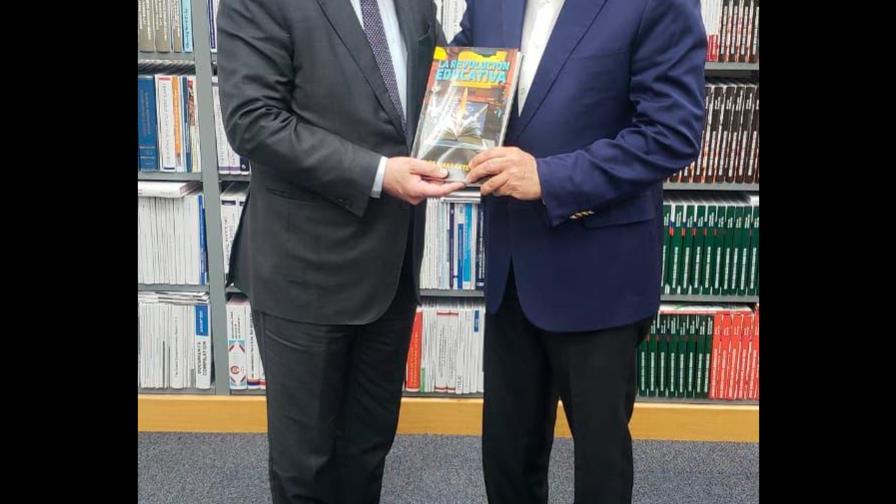 Amarante Baret se reúne con Leonel Fernández