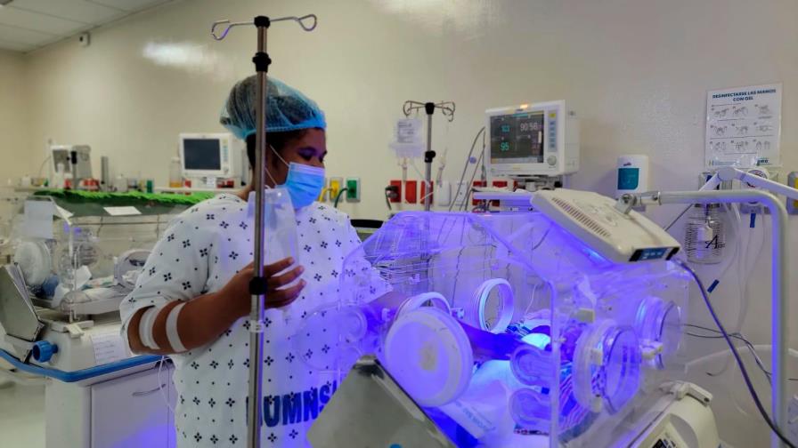 Nace niño de padres con enfermedad renal crónica Nace niño de padres con enfermedad renal crónica