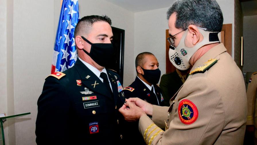 Condecoran con “Orden al Mérito Militar” a Oficiales Ejército de Estados Unidos 