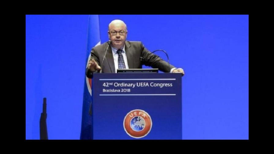 Presidente del fútbol danés pide a la UEFA revisar sus reglas