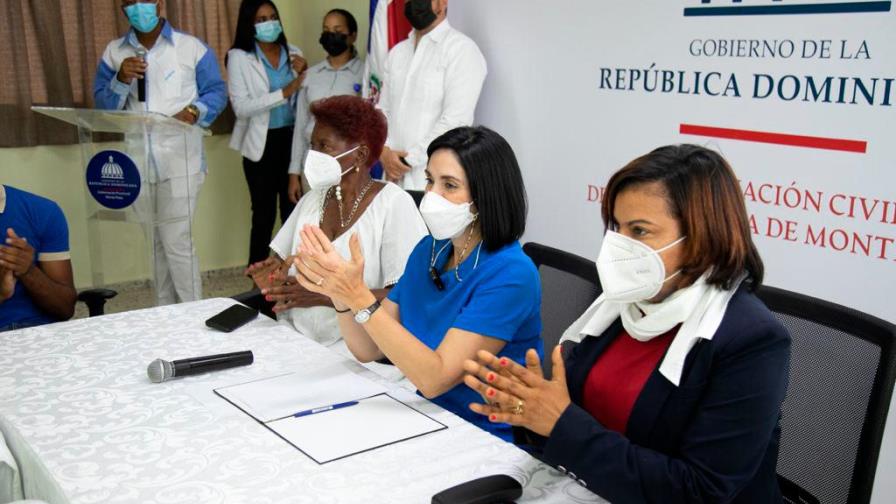 Primera dama visita Monte Plata en el marco de la iniciativa “Uniendo Voluntades”