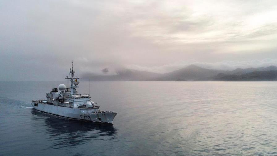 Buque francés intercepta lancha con 488 paquetes de droga en costas dominicanas Buque francés intercepta lancha con 488 paquetes de droga en costas dominicanas