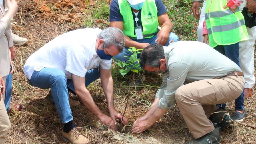 Abinader da inicio al Plan de Manejo Integral de las Cuencas Hidrográficas