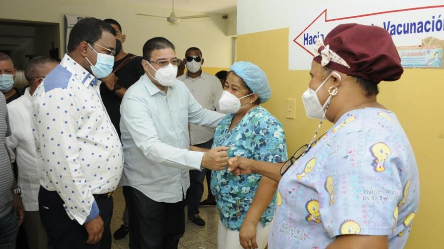 Ministro de Deportes recorre Elías Piña e incentiva campaña de vacunación Ministro de Deportes recorre Elías Piña e incentiva campaña de vacunación