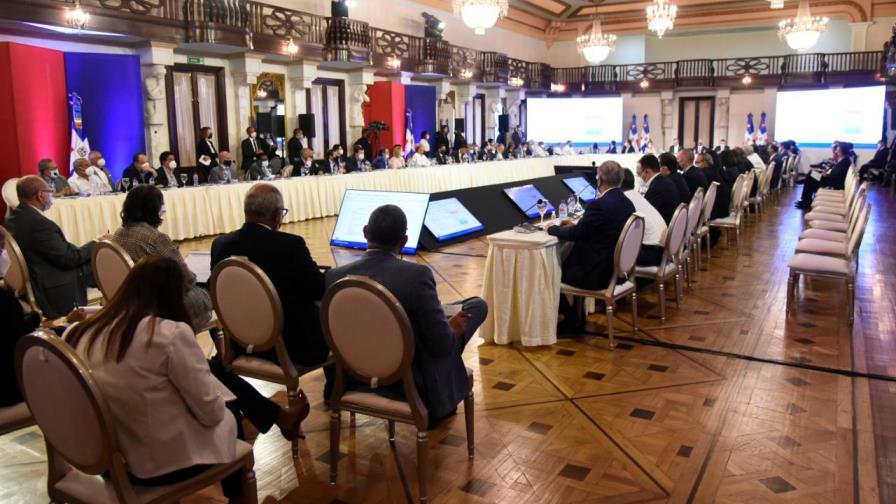 Bisonó dice que sin subsidios la gasolina regular sería RD$13 más cara Bisonó dice que sin subsidios la gasolina regular sería RD$13 más cara