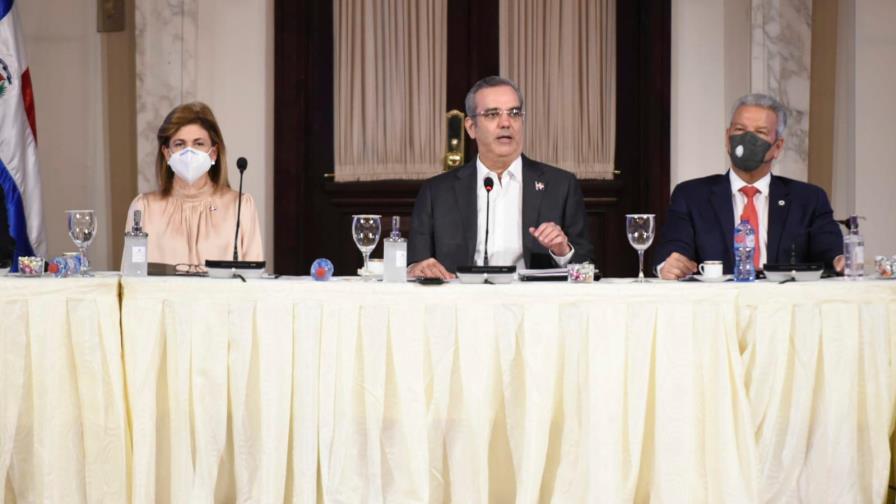 Abinader dijo que gobierno seguirá subsidiando para frenar inflación