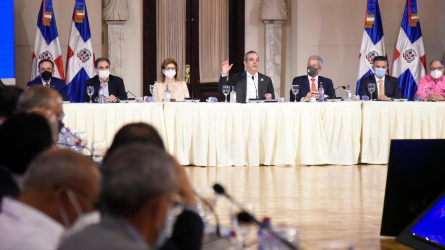 Abinader dice que la reforma fiscal no es posible ahora 