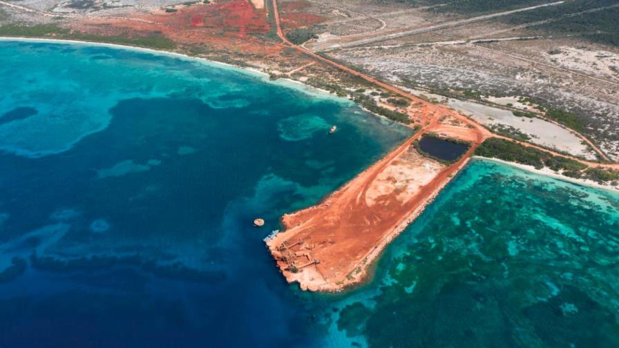 Gobierno inicia obras turísticas en Pedernales