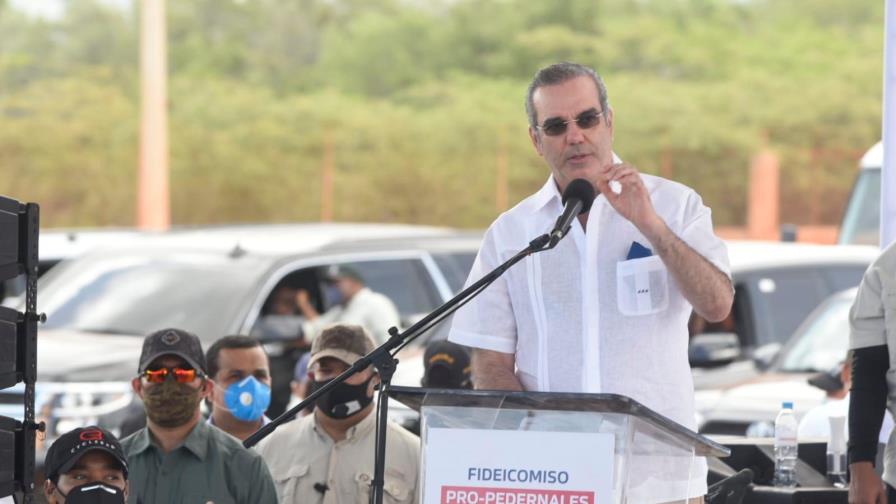 Gobierno inicia construcción de vías de acceso para desarrollo turístico de Pedernales Gobierno inicia construcción de vías de acceso para desarrollo turístico de Pedernales