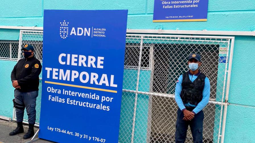 Alcaldía asume y cierra parqueo de la calle José Reyes, en Ciudad Colonial