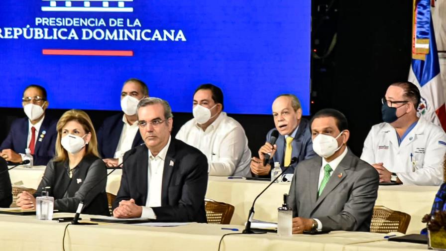 Tercera dosis COVID es un hecho; se iniciará con personal de salud