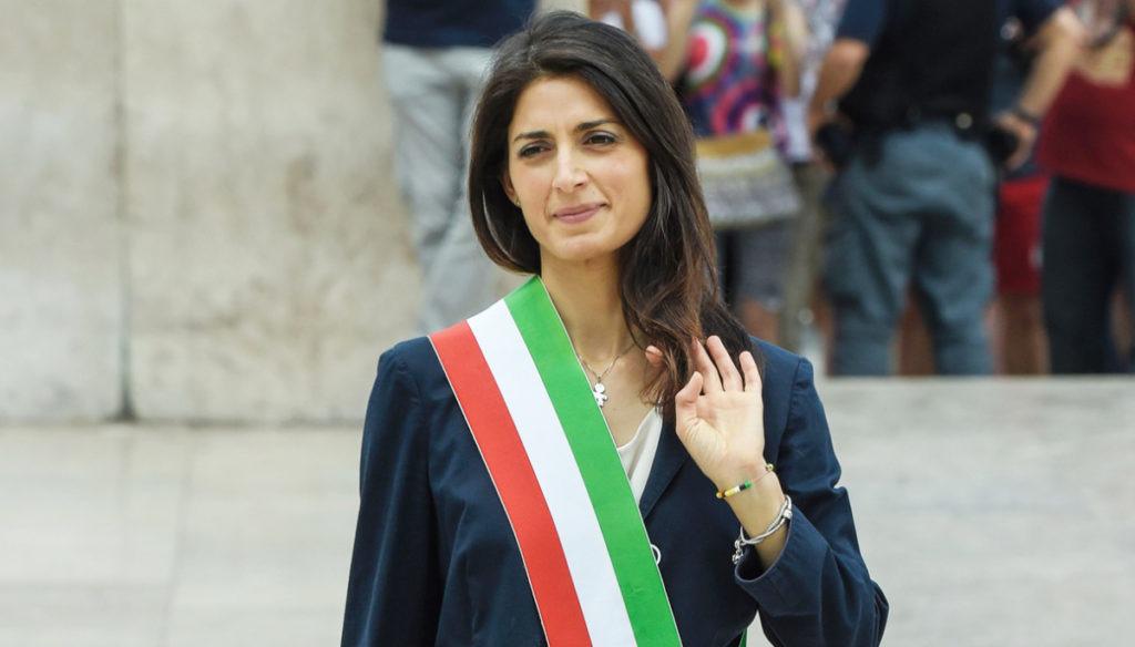 La capital italiana ya cuenta con unas pantallas gigantes en varias plazas del centro. La alcaldesa de Roma, Virginia Raggi, propuso este miércoles al Comité Olímpico Nacional Italiano (CONI) abrir el estadio Olímpico. (Fuente externa)