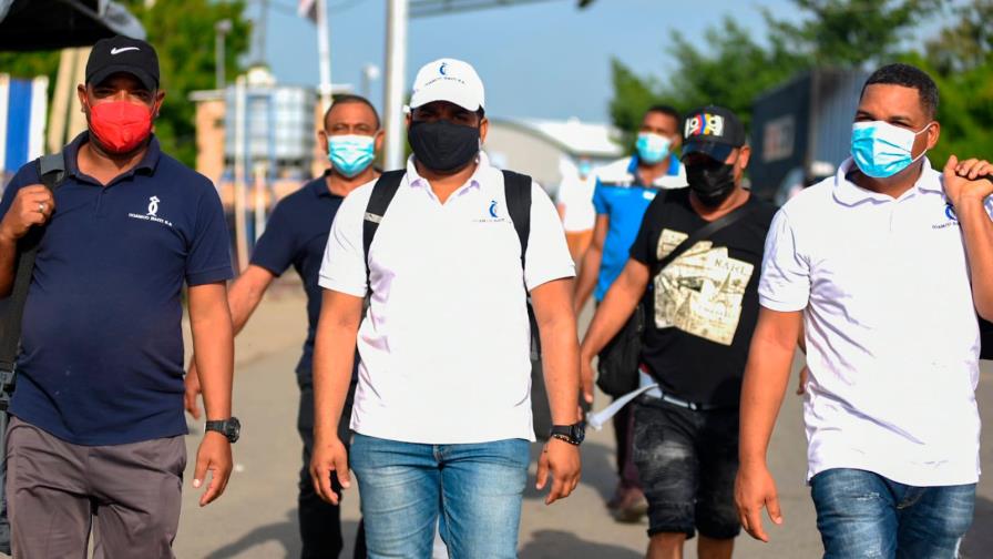 Dominicanos residentes en Haití retornan a RD por temor a posibles manifestaciones
