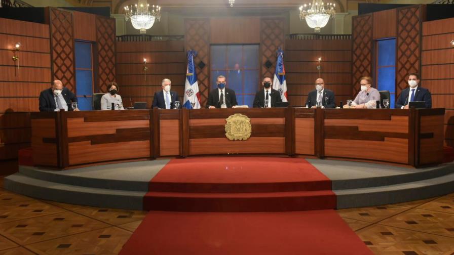 Aspirantes al TSE proponen que todos los jueces de altas cortes sean de carrera y eliminar voto preferencial Aspirantes al TSE proponen que todos los jueces de altas cortes sean de carrera y eliminar voto preferencial