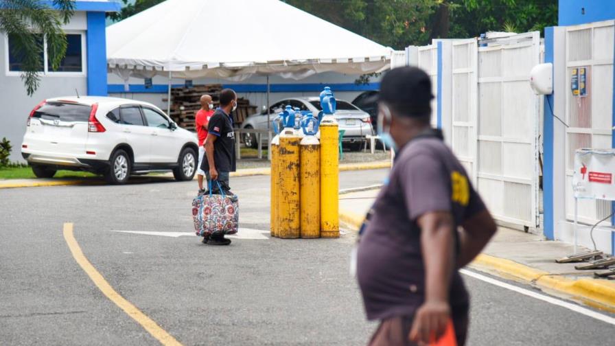 Hospital Moscoso Puello da de alta a 40 pacientes COVID-19 en 12 días