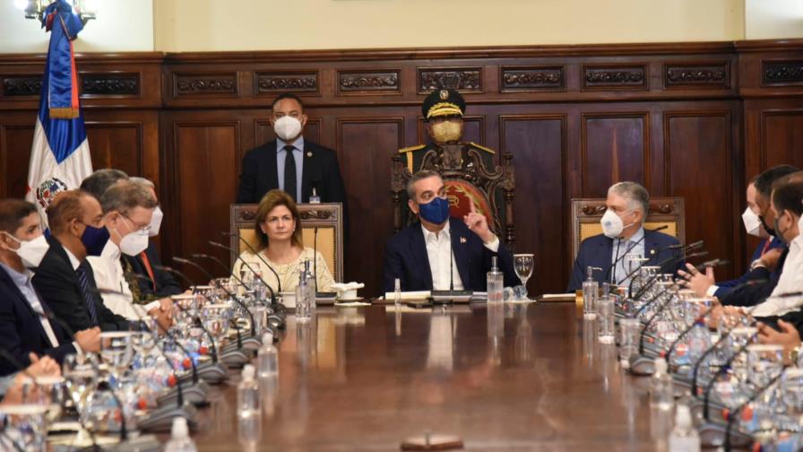 Abinader y Consejo de Gobierno abordan políticas presupuestarias para el 2022