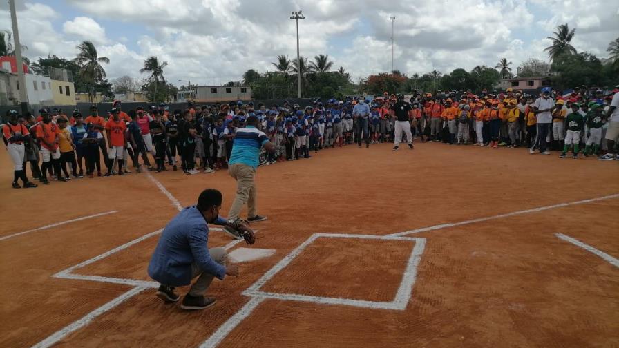 Club Ozoria inaugura torneo número 45 con más de 500 atletas en Boca Chica