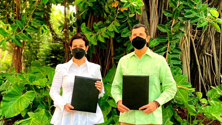 Firman acuerdo para impulsar movilidad eléctrica en la Ciudad Colonial Firman acuerdo para impulsar movilidad eléctrica en la Ciudad Colonial