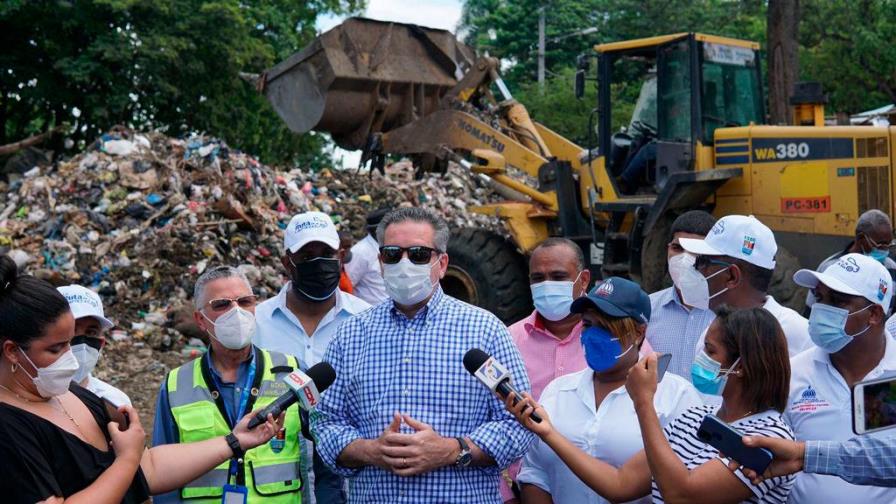 Neney afirma Gobierno y Alcaldía declaran “guerra sin cuartel a la basura” en SDE