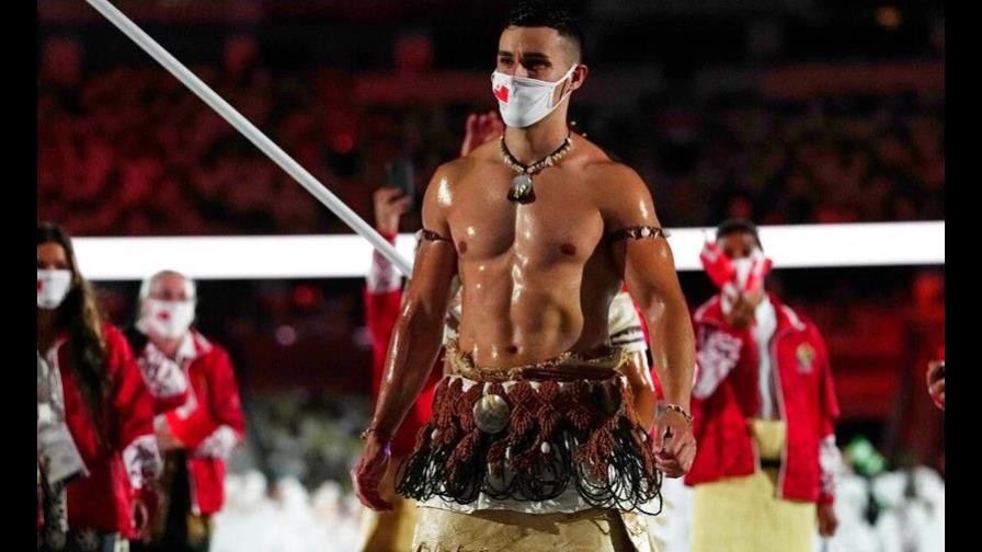 Duelo de pectorales aceitosos en la inauguración de los JJOO de Tokio