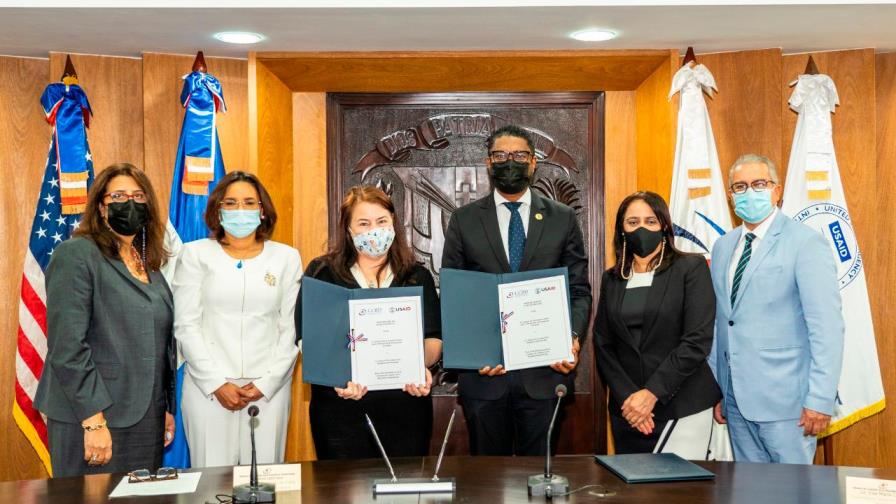 Cámara de Cuentas y Embajada de los Estados Unidos firman acuerdo para transformar la entidad 