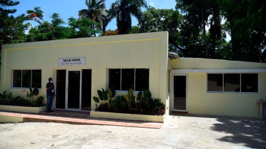 Designan con el nombre de Rosa María Pezzotti Tejada sala de terapia de Hogar Crea La Vega 