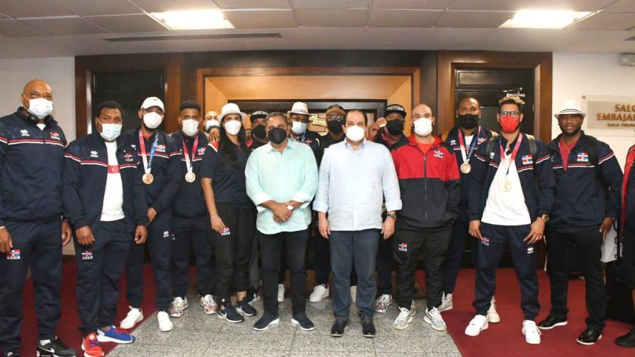 Medallas en halterofilia y atletismo fueron la inspiración del equipo de béisbol