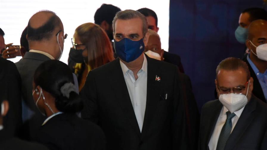 Dirigentes políticos evalúan primer año de gestión de Luis Abinader 