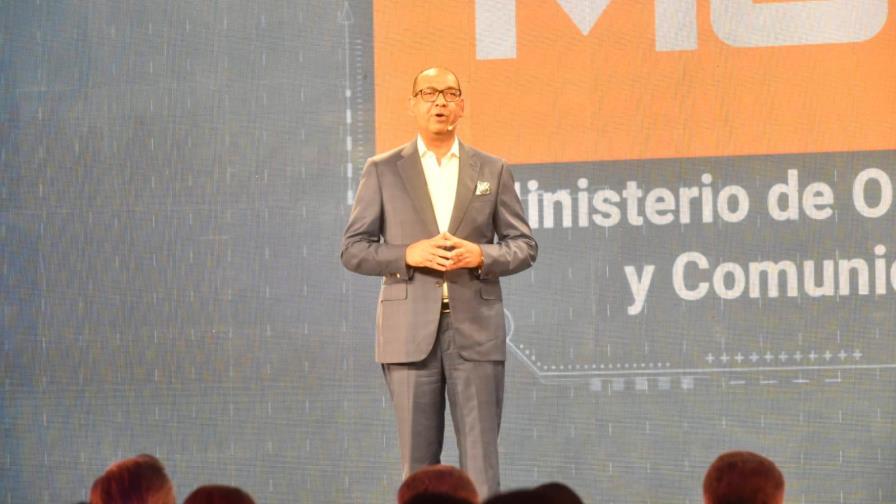 Ministro de Obras Públicas rinde cuentas